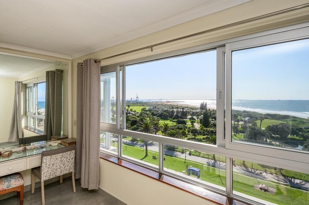 Wake up to uninterrupted 180-ocean views in this exceptional, sea facing apartment, where luxury, space and security come together to create the ultimate lock-up-and-go lifestyle. — Humewood, Gqeberha